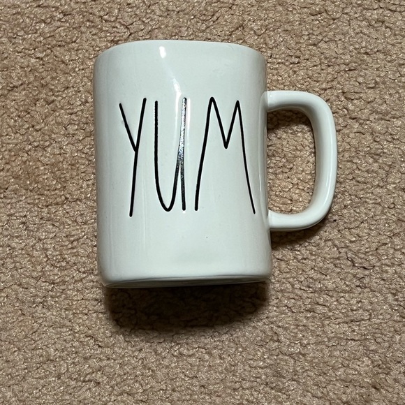 Rae Dunn By Magenta YUM Mug - Picture 1 of 4